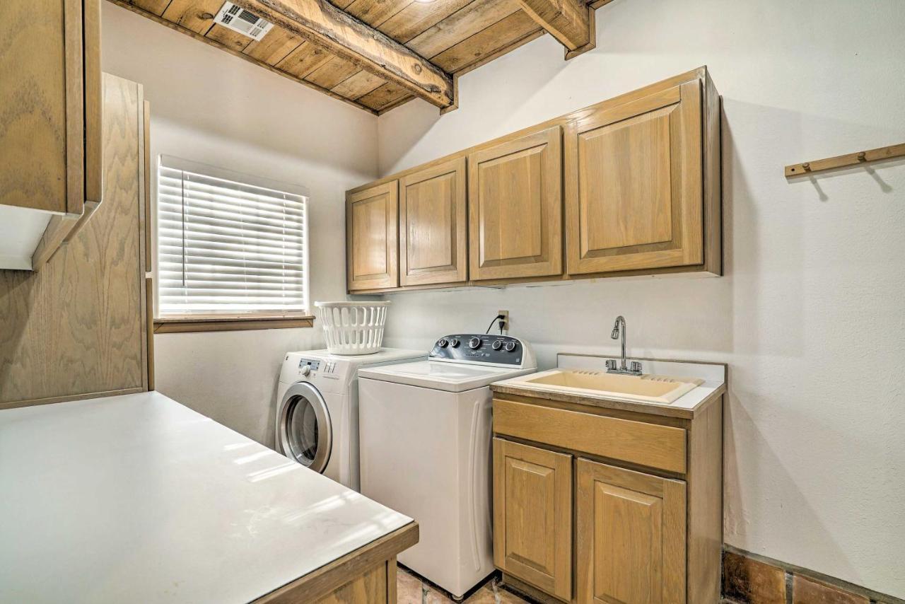 Las Cruces Home La Casa Blanca With Courtyard Екстер'єр фото