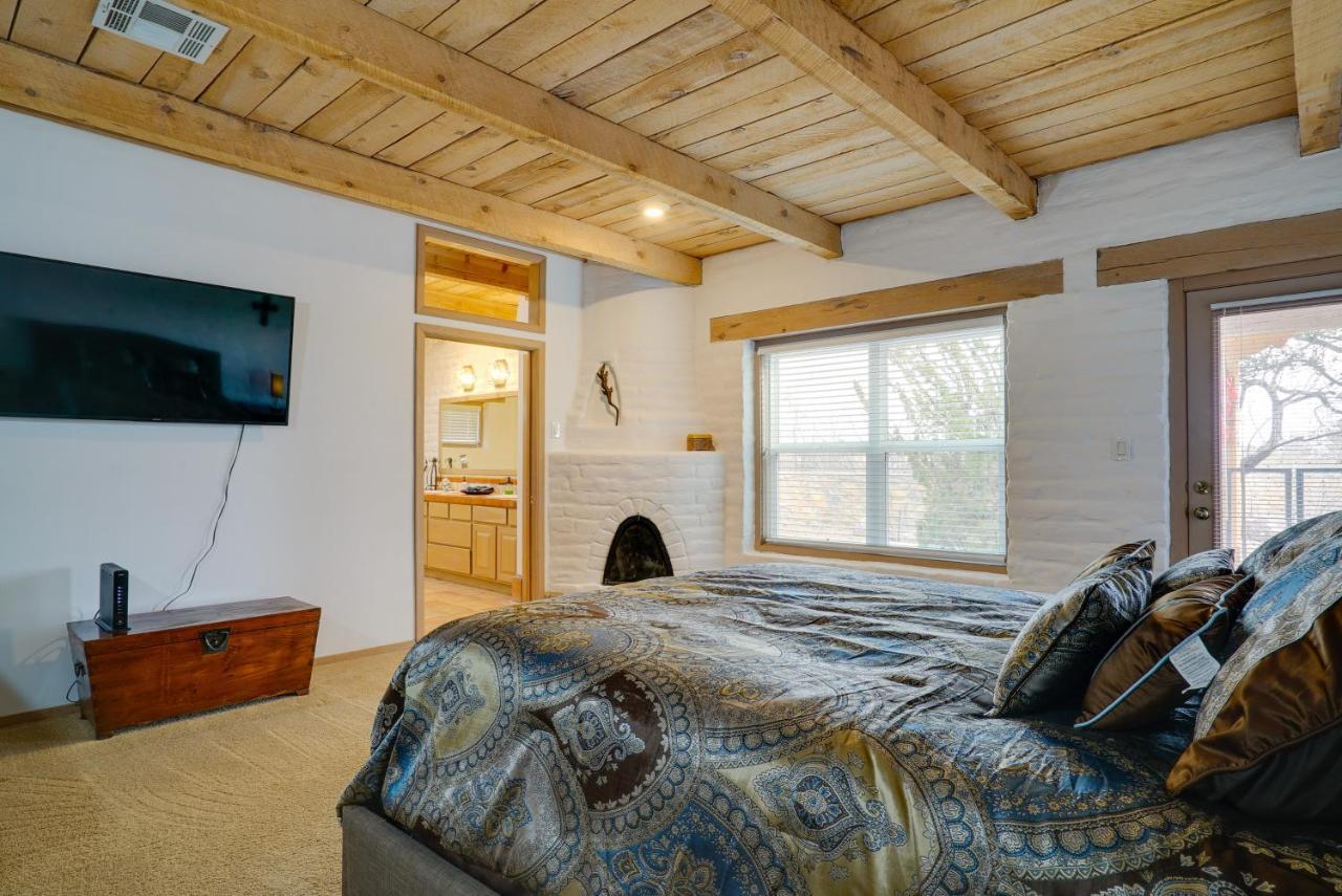 Las Cruces Home La Casa Blanca With Courtyard Екстер'єр фото